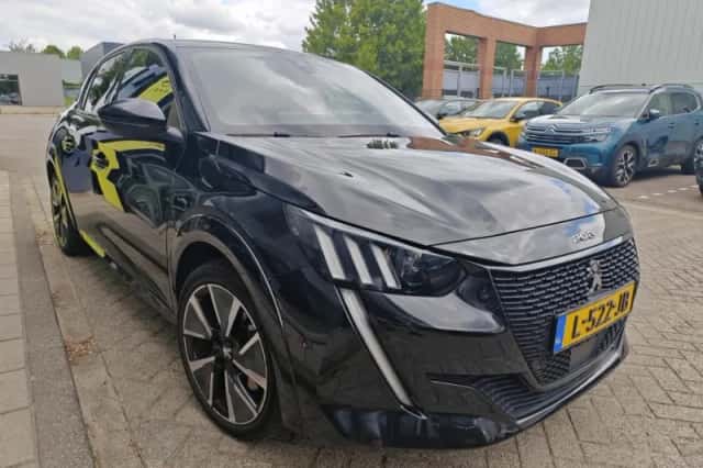 Peugeot e-208 (2021) thumbnail 3