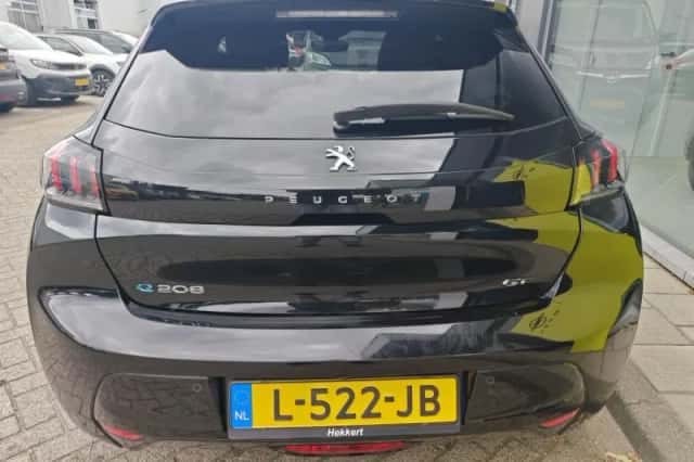 Peugeot e-208 (2021) thumbnail 4