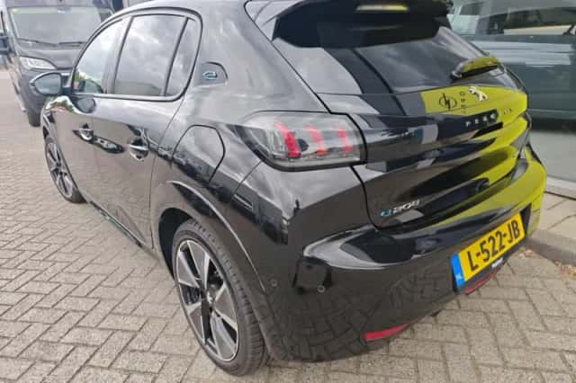Peugeot e-208 (2021) thumbnail 6