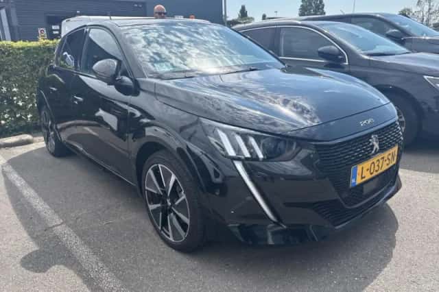 Peugeot e-208 (2021) thumbnail 3