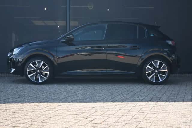 Peugeot e-208 (2021) thumbnail 4