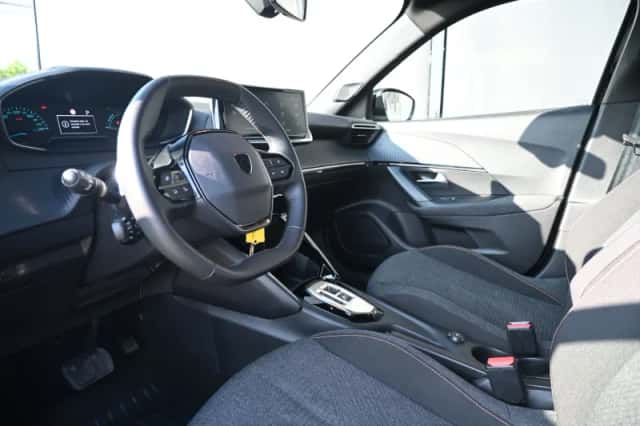 Peugeot 2008 (2025) thumbnail 6
