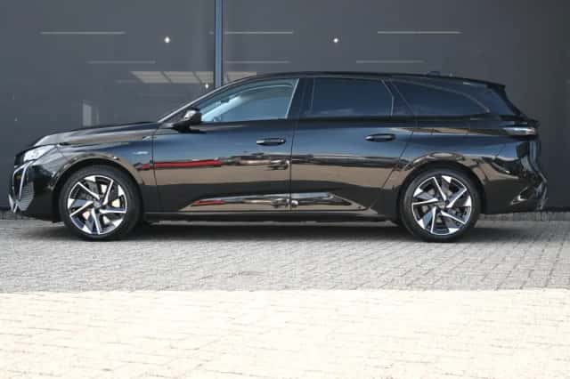 Peugeot 308 (2022) thumbnail 3