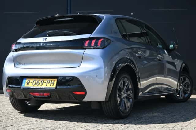 Peugeot e-208 (2022) thumbnail 3