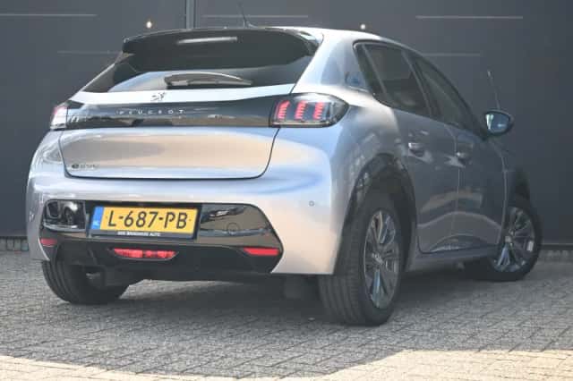 Peugeot e-208 (2021) thumbnail 3