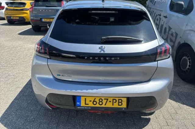 Peugeot e-208 (2021) thumbnail 4
