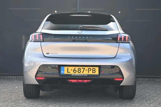Peugeot e-208 (2021) thumbnail 6