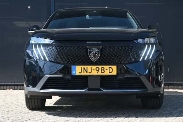 Peugeot 3008 (2025) thumbnail 4