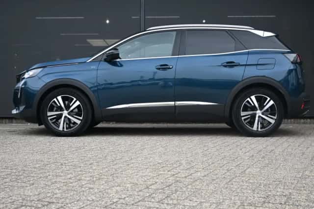 Peugeot 3008 (2021) thumbnail 3