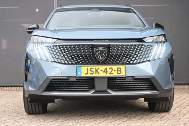Peugeot 5008 (2025) thumbnail 4