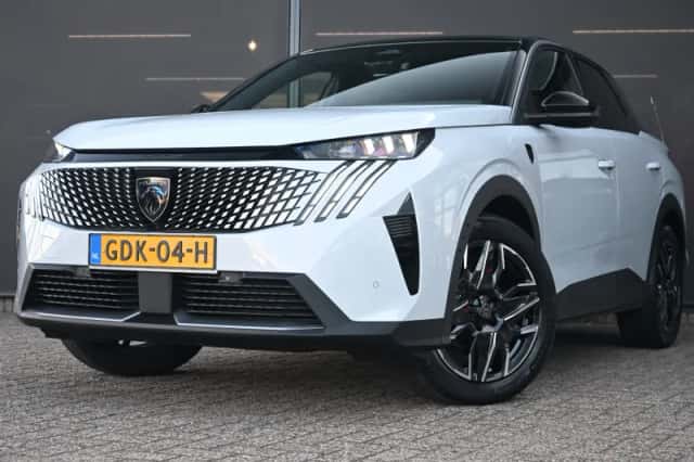 Peugeot 3008 (2024) thumbnail 1