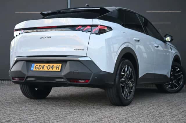 Peugeot 3008 (2024) thumbnail 3