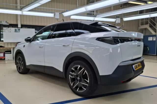 Peugeot 3008 (2024) thumbnail 3
