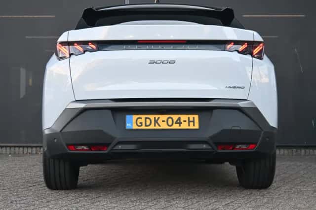 Peugeot 3008 (2024) thumbnail 4