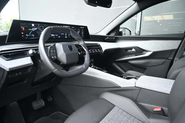 Peugeot 3008 (2025) thumbnail 6