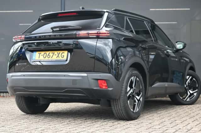 Peugeot e-2008 (2023) thumbnail 3