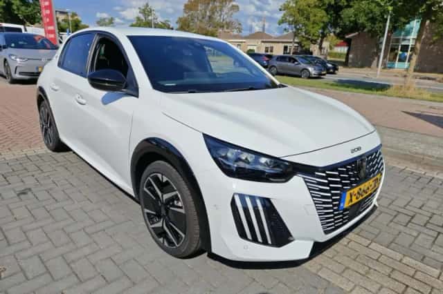 Peugeot e-208 (2024) thumbnail 3
