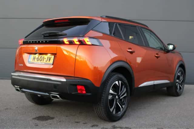 Peugeot 2008 (2021) thumbnail 2