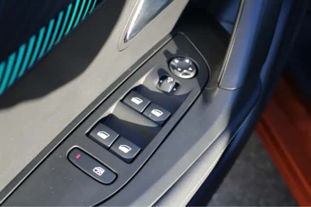Peugeot 2008 (2021) thumbnail 13