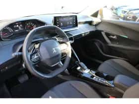 Peugeot 2008 (2021) thumbnail 15