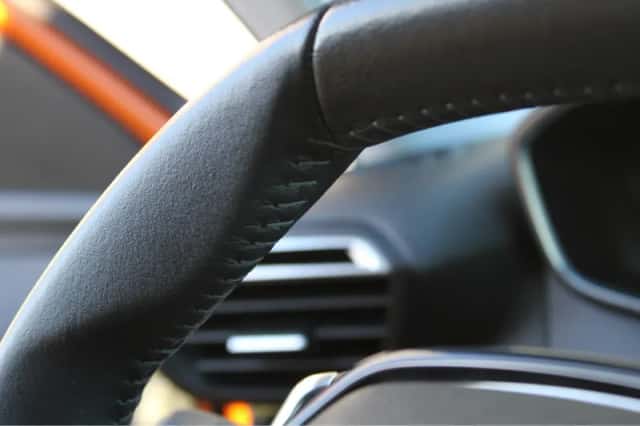 Peugeot 2008 (2021) thumbnail 25