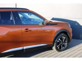 Peugeot 2008 (2021) thumbnail 9