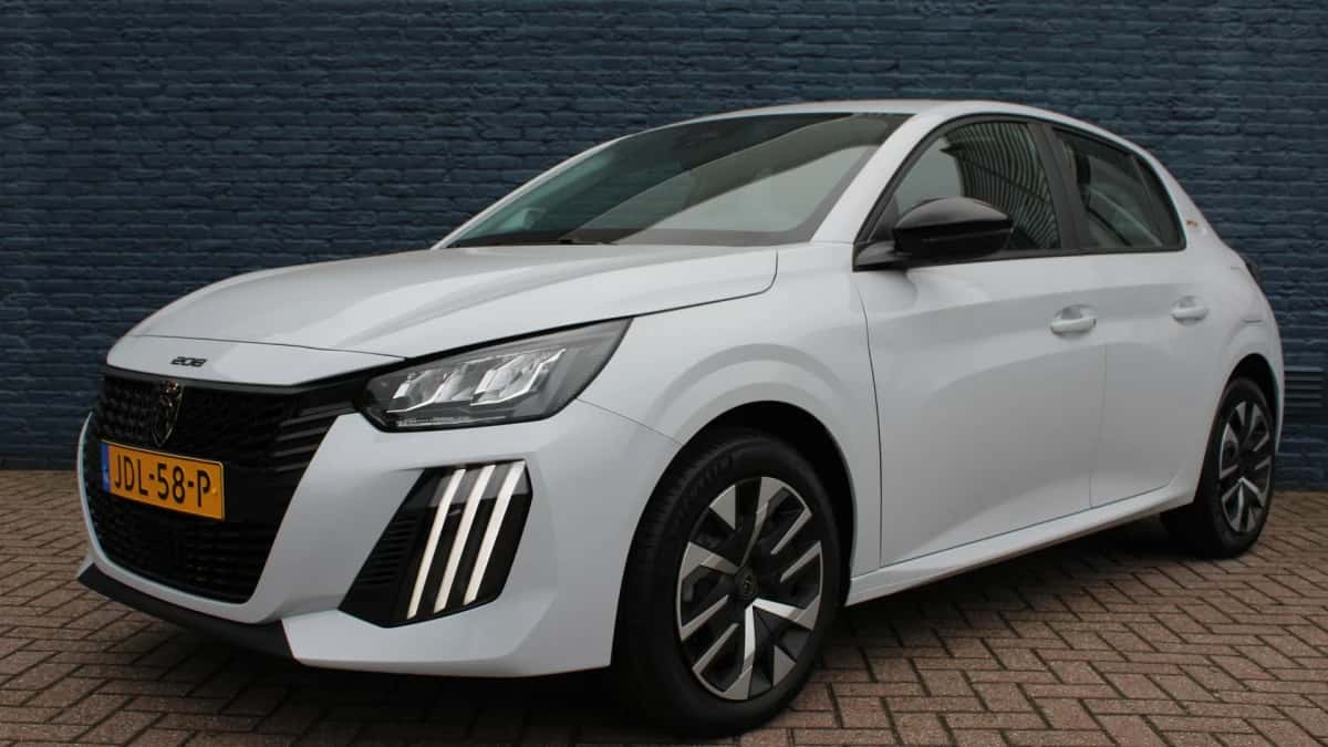 Peugeot 208 (2025) — foto 1