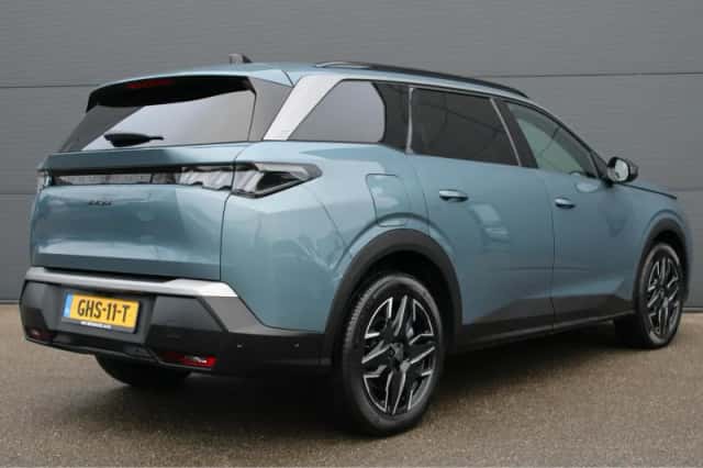 Peugeot 5008 (2024) thumbnail 2