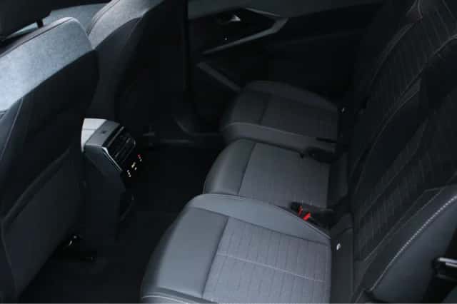 Peugeot 5008 (2024) thumbnail 14