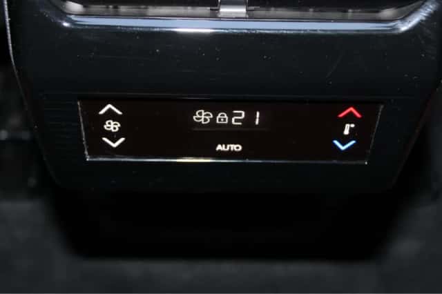 Peugeot 5008 (2024) thumbnail 15