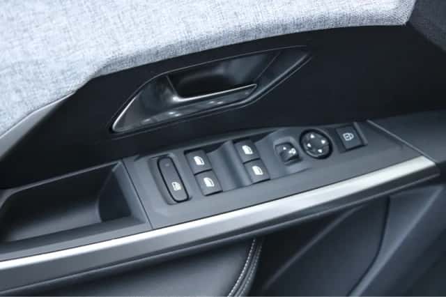 Peugeot 5008 (2024) thumbnail 19