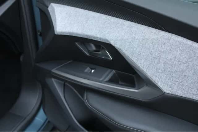 Peugeot 5008 (2024) thumbnail 6