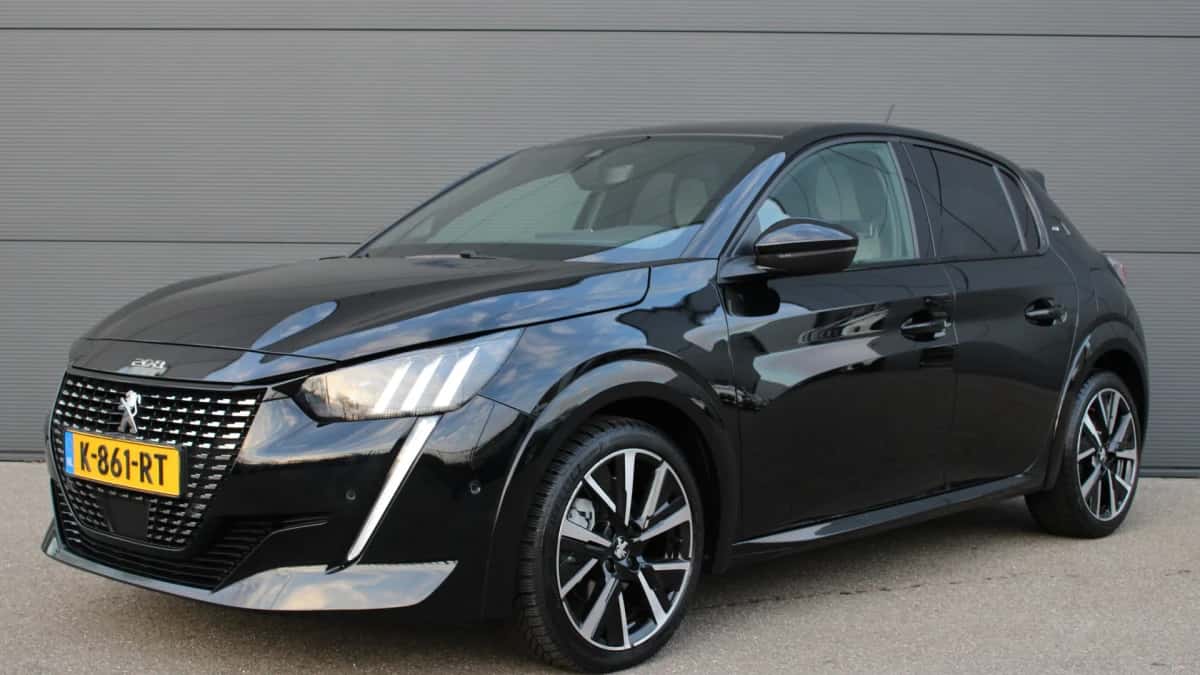 Peugeot 208 (2021) — foto 1