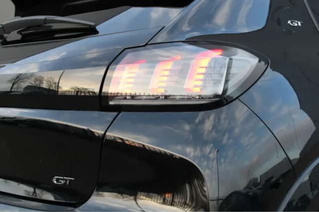 Peugeot 208 (2021) thumbnail 13