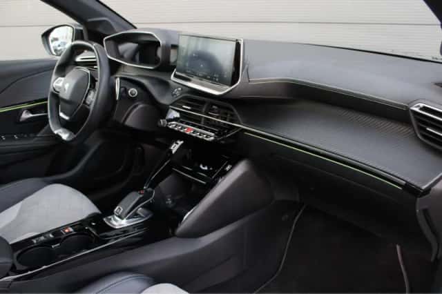 Peugeot 208 (2021) thumbnail 3