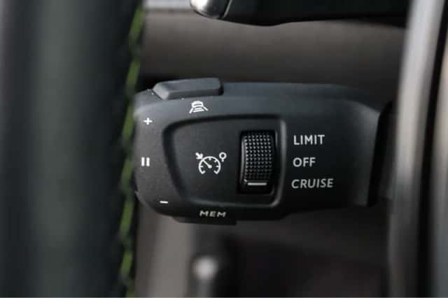 Peugeot 208 (2021) thumbnail 23