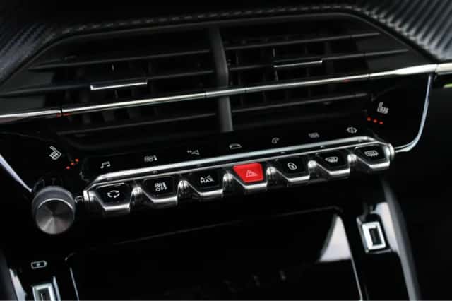Peugeot 208 (2021) thumbnail 26
