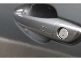 Peugeot 5008 (2021) thumbnail 18