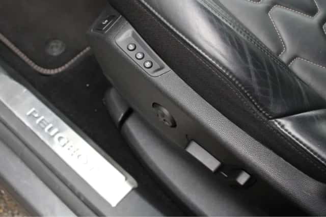 Peugeot 5008 (2021) thumbnail 21