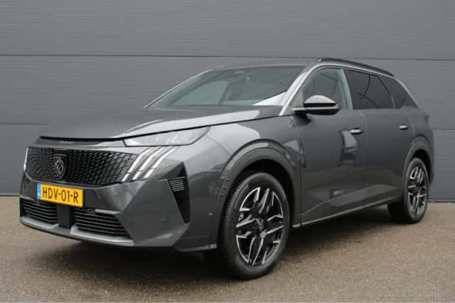 Peugeot 5008 (2025) thumbnail 1