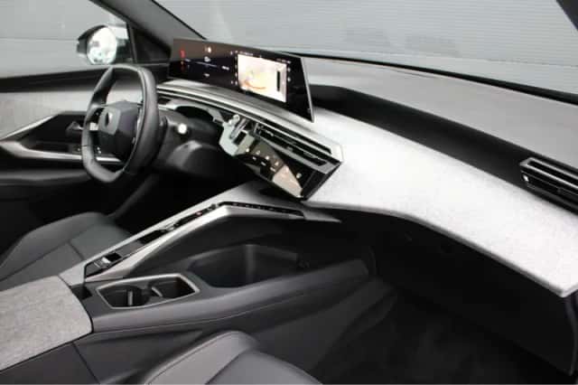 Peugeot 5008 (2025) thumbnail 3