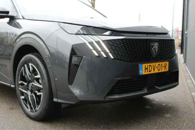 Peugeot 5008 (2025) thumbnail 6