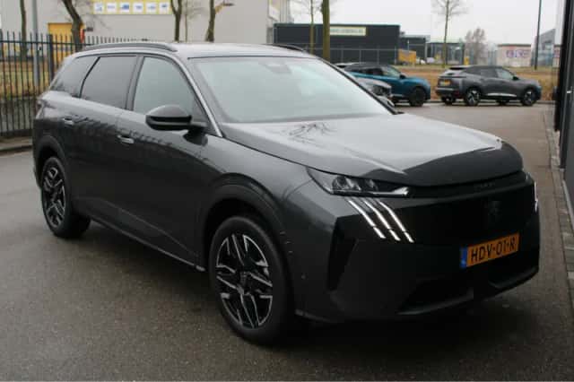 Peugeot 5008 (2025) thumbnail 7