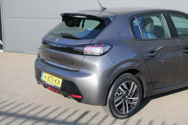 Peugeot 208 (2021) thumbnail 8