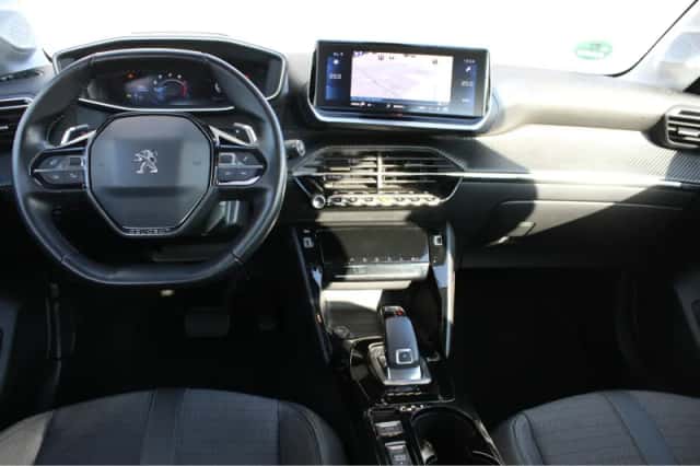 Peugeot 208 (2021) thumbnail 10