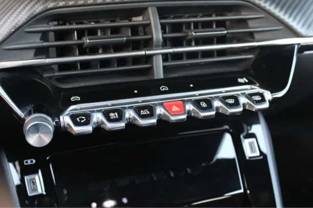 Peugeot 208 (2024) thumbnail 23