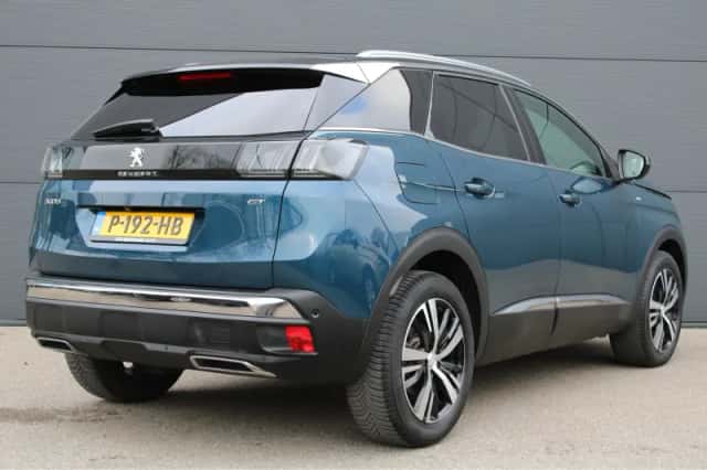 Peugeot 3008 (2022) thumbnail 2