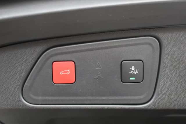 Peugeot 3008 (2022) thumbnail 15