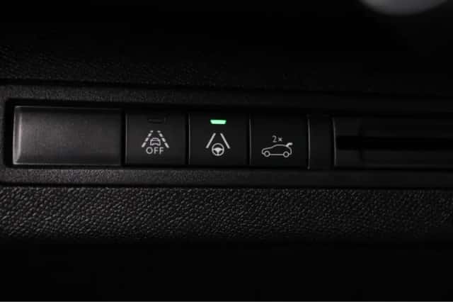 Peugeot 3008 (2022) thumbnail 26