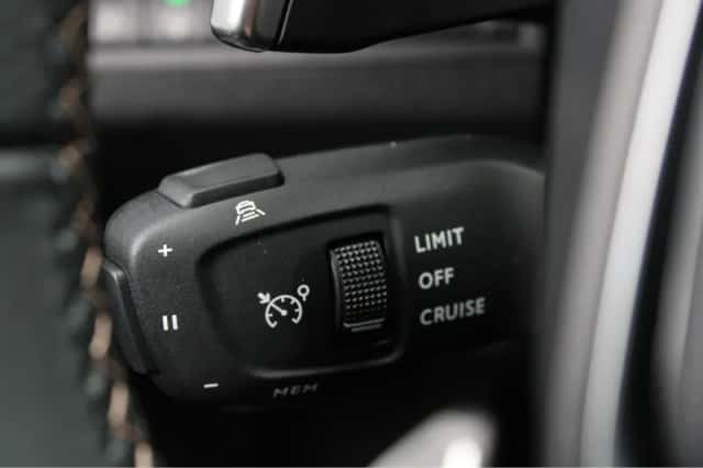Peugeot 3008 (2022) thumbnail 30